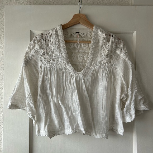 Free People Tops - Free People Women’s Medium White Cropped Top w/ Crochet Detail